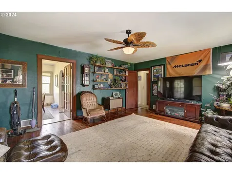1031 Spirit Lake Highway Castle Rock WA 98611