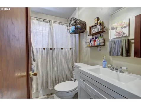 1031 Spirit Lake Highway Castle Rock WA 98611