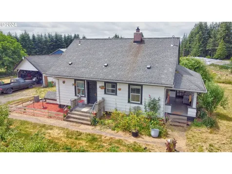 1031 Spirit Lake Highway Castle Rock WA 98611