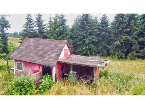 1031 Spirit Lake Highway Castle Rock WA 98611