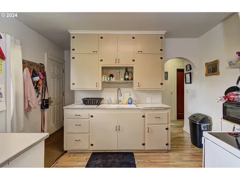 1031 Spirit Lake Highway Castle Rock WA 98611