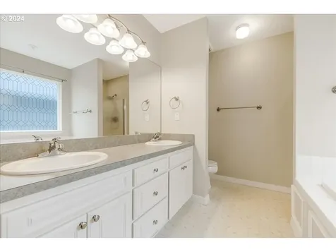1309 E Oak Knoll Court Newberg OR 97132
