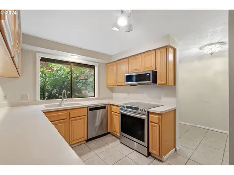 12560 SW Colt Court Beaverton OR 97008
