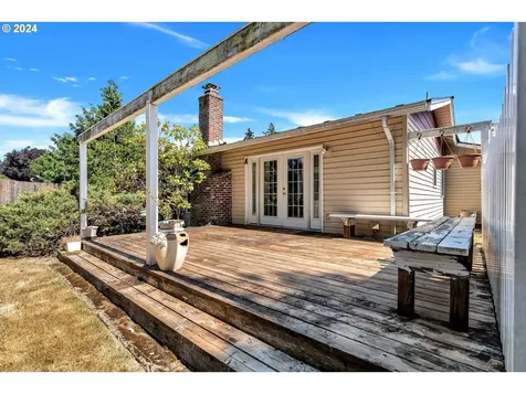 18135 NW Tillamook Drive Portland OR 97229