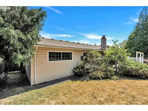 18135 NW Tillamook Drive Portland OR 97229