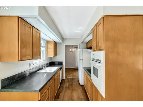 18135 NW Tillamook Drive Portland OR 97229