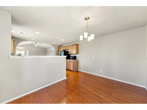 65 Pioneer Way Winchester OR 97495