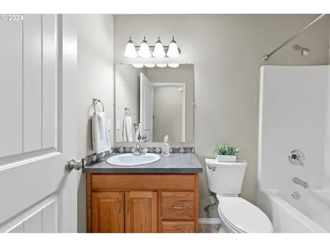 65 Pioneer Way Winchester OR 97495