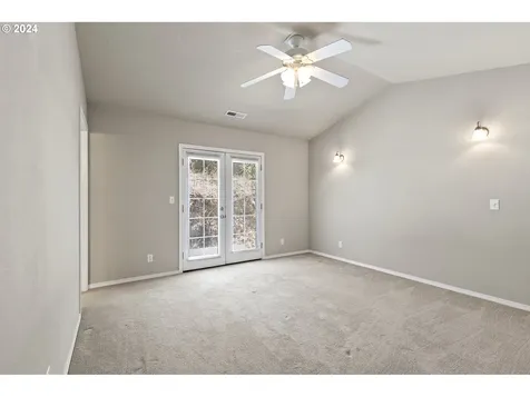 65 Pioneer Way Winchester OR 97495