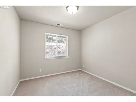 65 Pioneer Way Winchester OR 97495