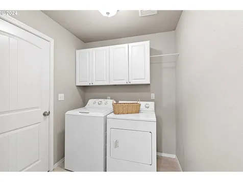 65 Pioneer Way Winchester OR 97495