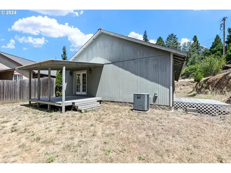 65 Pioneer Way Winchester OR 97495