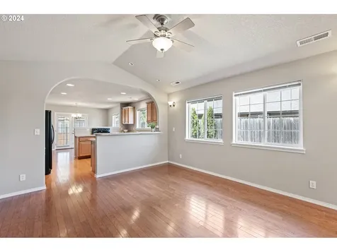65 Pioneer Way Winchester OR 97495