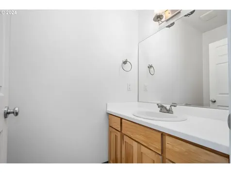 17905 NE 20th Street Vancouver WA 98684