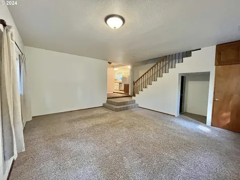 385 SE 26th Avenue Hillsboro OR 97123