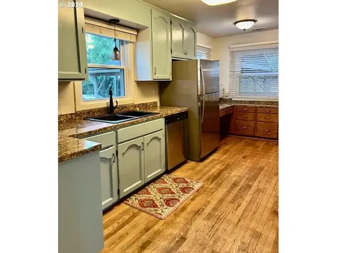 385 SE 26th Avenue Hillsboro OR 97123