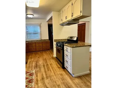 385 SE 26th Avenue Hillsboro OR 97123