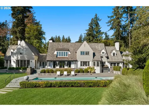4375 Southshore Boulevard Lake Oswego OR 97035