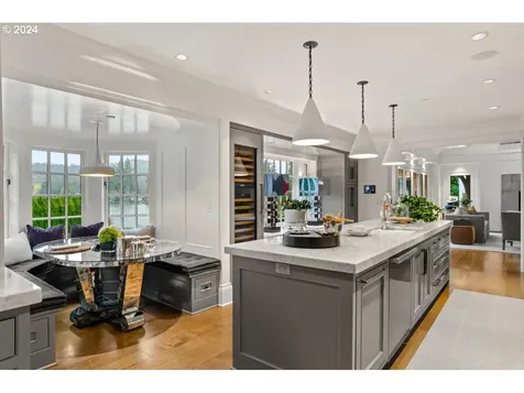 4375 Southshore Boulevard Lake Oswego OR 97035