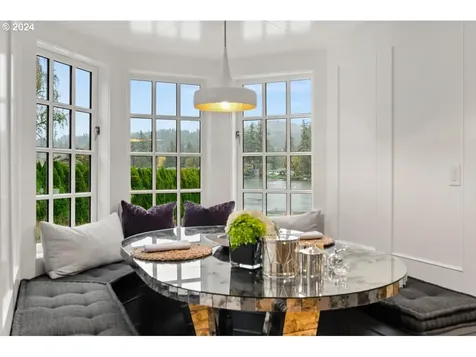 4375 Southshore Boulevard Lake Oswego OR 97035