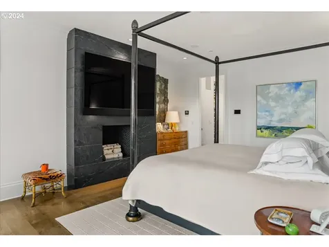 4375 Southshore Boulevard Lake Oswego OR 97035