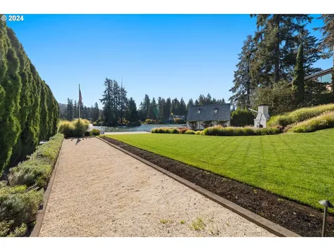 4375 Southshore Boulevard Lake Oswego OR 97035