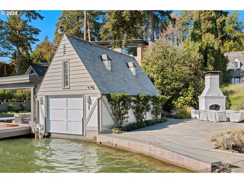 4375 Southshore Boulevard Lake Oswego OR 97035
