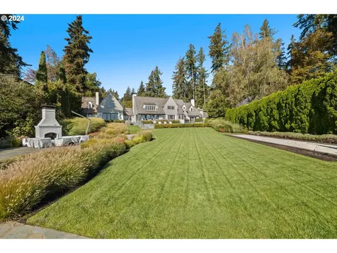 4375 Southshore Boulevard Lake Oswego OR 97035