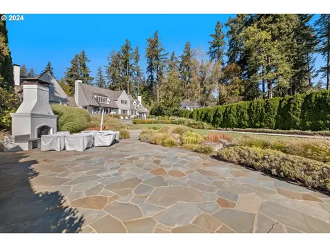 4375 Southshore Boulevard Lake Oswego OR 97035