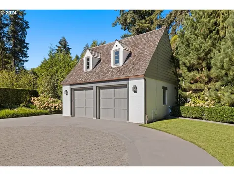 4375 Southshore Boulevard Lake Oswego OR 97035