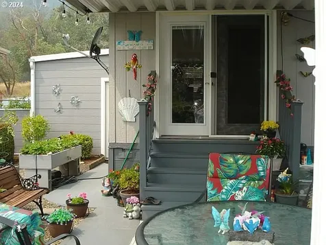 255 W Amanda Street Roseburg OR 97471