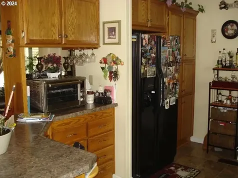 255 W Amanda Street Roseburg OR 97471