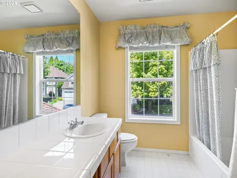 4652 Hastings Place Lake Oswego OR 97035