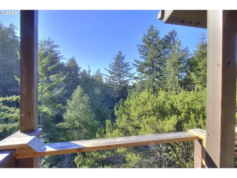 4 Vista Drive Port Orford OR 97465