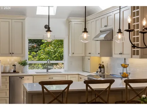 14300 Camden Lane Lake Oswego OR 97035