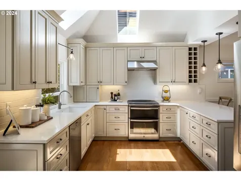 14300 Camden Lane Lake Oswego OR 97035