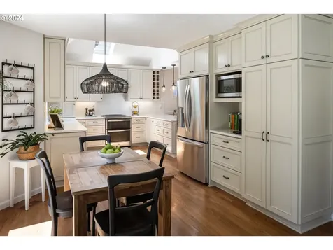 14300 Camden Lane Lake Oswego OR 97035