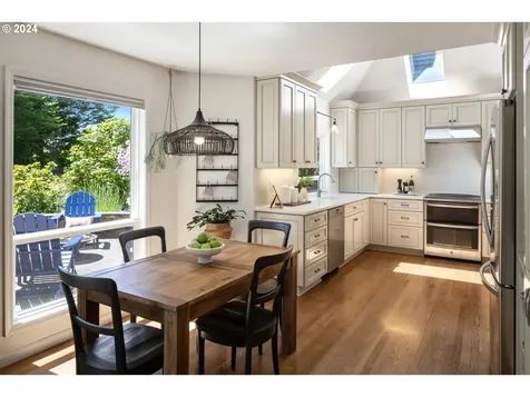 14300 Camden Lane Lake Oswego OR 97035