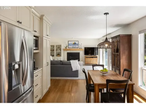 14300 Camden Lane Lake Oswego OR 97035