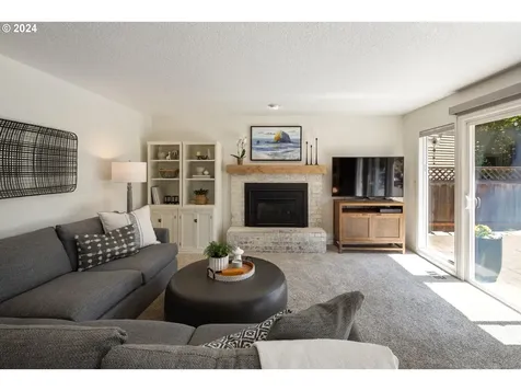 14300 Camden Lane Lake Oswego OR 97035