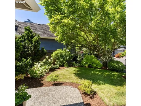 14300 Camden Lane Lake Oswego OR 97035