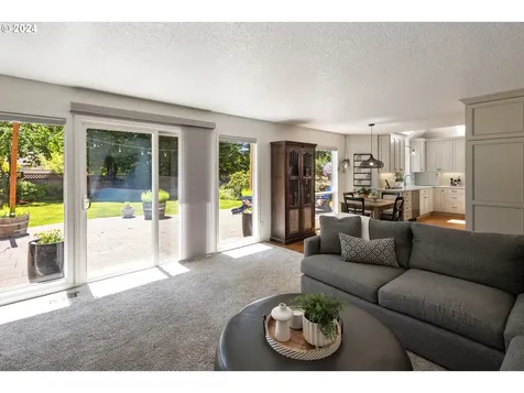 14300 Camden Lane Lake Oswego OR 97035