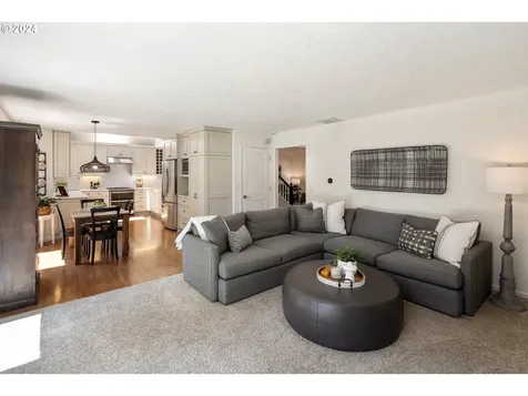 14300 Camden Lane Lake Oswego OR 97035