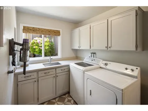 14300 Camden Lane Lake Oswego OR 97035