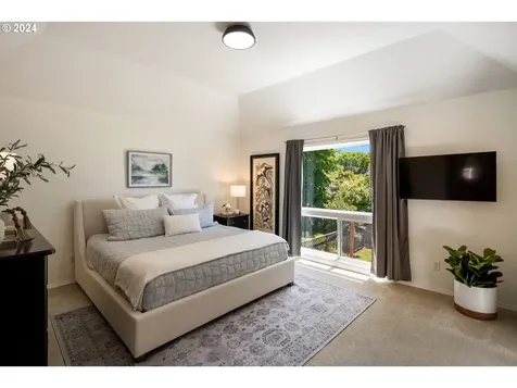 14300 Camden Lane Lake Oswego OR 97035