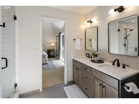 14300 Camden Lane Lake Oswego OR 97035