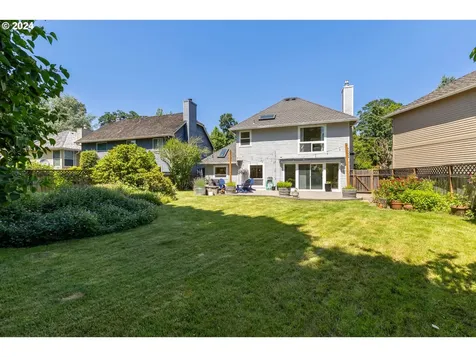 14300 Camden Lane Lake Oswego OR 97035