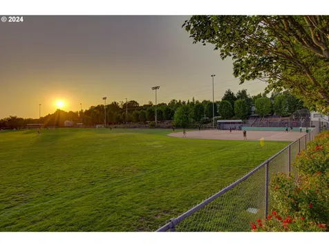 14300 Camden Lane Lake Oswego OR 97035