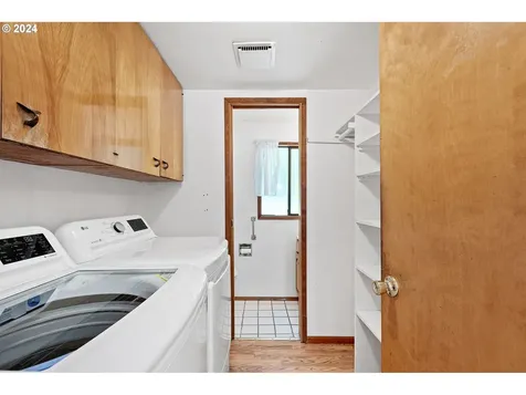 940 Forrester Way Eugene OR 97401