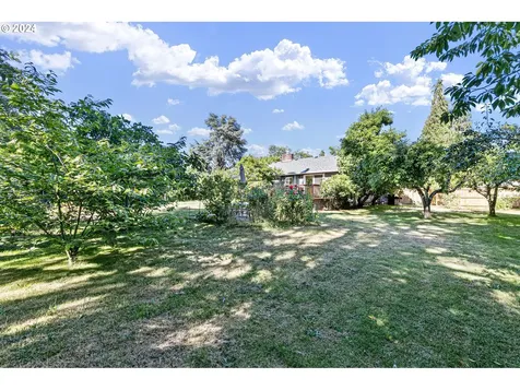 940 Forrester Way Eugene OR 97401